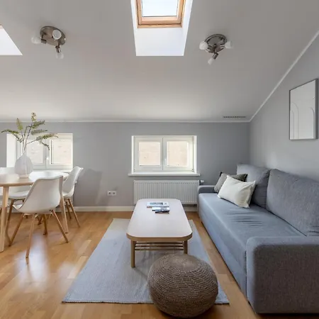 Cozy Top-floor In Centre Appartement